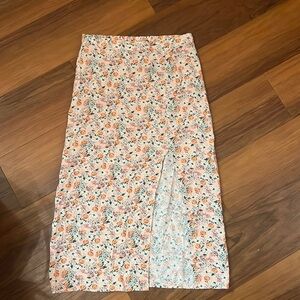 FLORAL MAXI SKIRT WITH SLIT